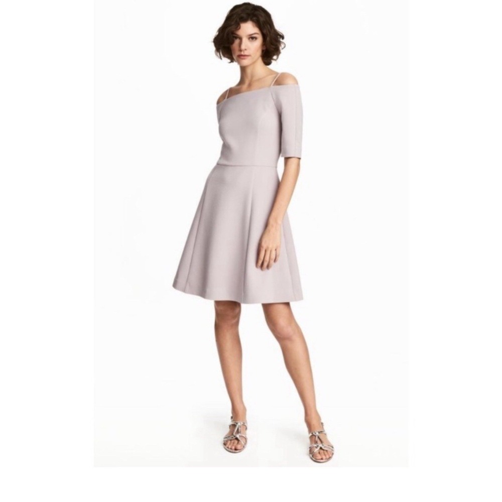 H&M‎ off shoulder dress size 2